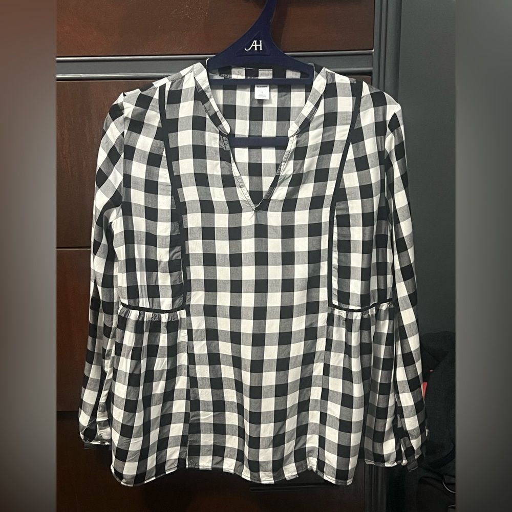 Old Navy Black White Plaid Blouse Small Long Sleeve Peplum Hem Gingham